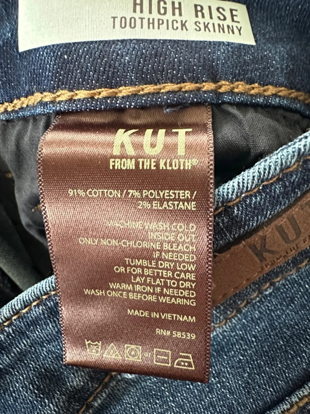 NWT! Kut from the Kloth Bhody Dark Wash Skinny High Rise Jeans. 
Size: 4 - Picture 9 of 9